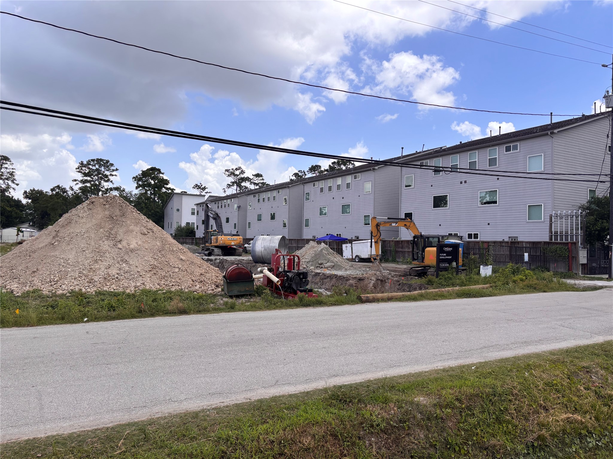 422 Martin Street Houston, TX 77018 - Photo 6 of 6 a view of a street