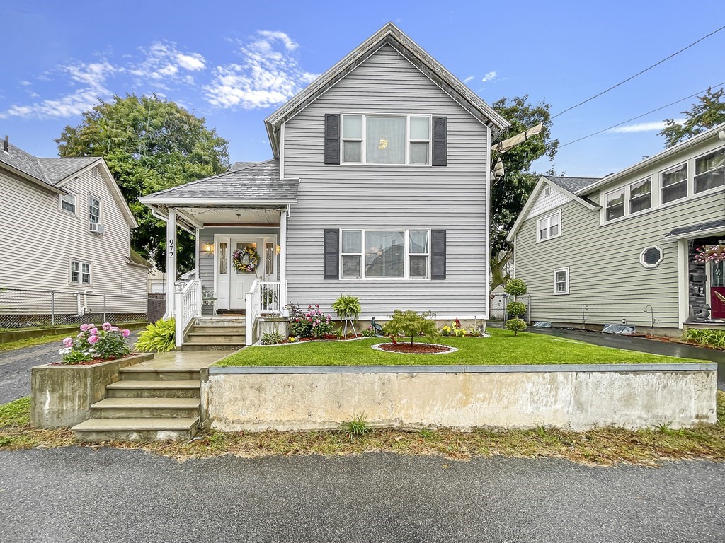 972 Main Street Clinton, MA 01510 - Photo 1 of 38 Gallery Image 1