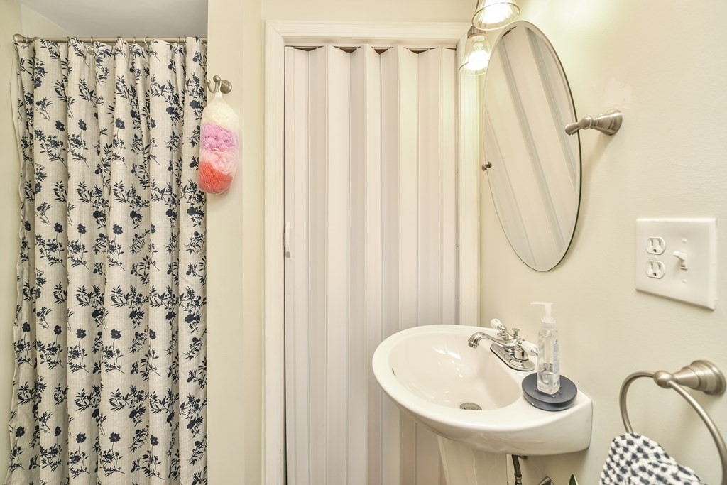 972 Main Street Clinton, MA 01510 - Photo 18 of 38 Gallery Image 18