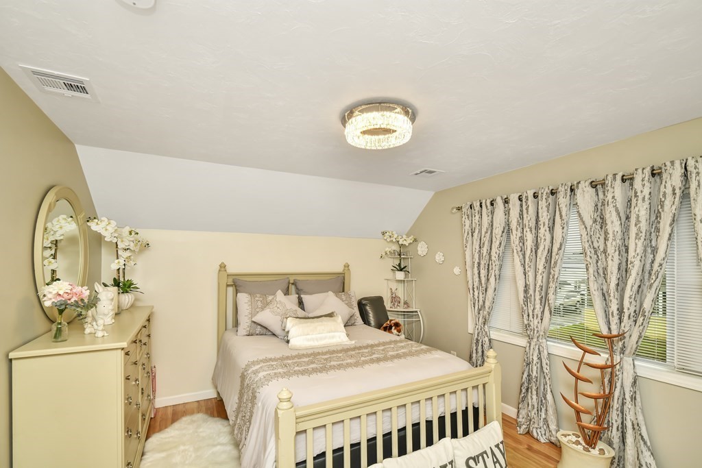 972 Main Street Clinton, MA 01510 - Photo 19 of 38 Gallery Image 19