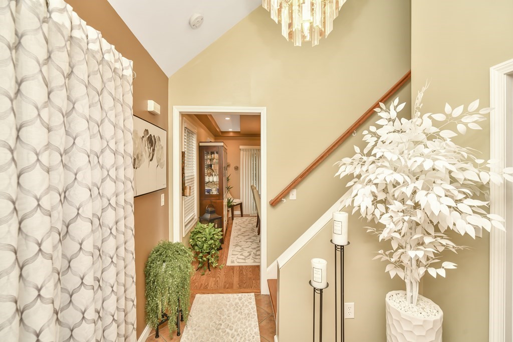 972 Main Street Clinton, MA 01510 - Photo 4 of 38 Gallery Image 4