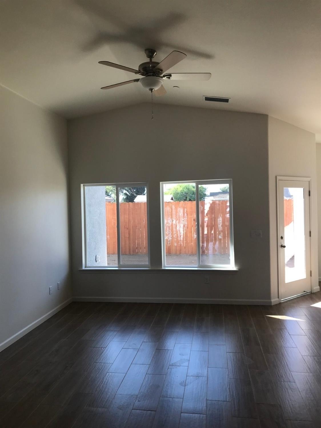 718 Riverside Drive Madera, CA 93638 - Photo 3 of 10 Gallery Image 3