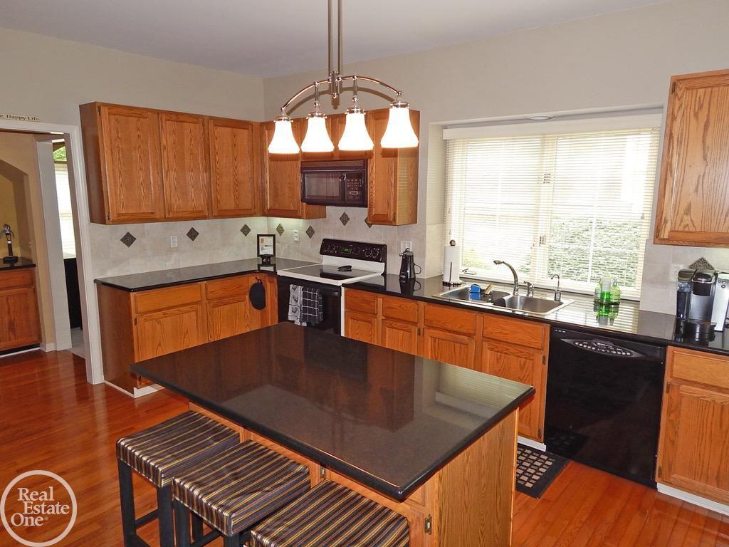 1695 Devonwood Drive Rochester Hills, MI 48306 - Photo 24 of 37