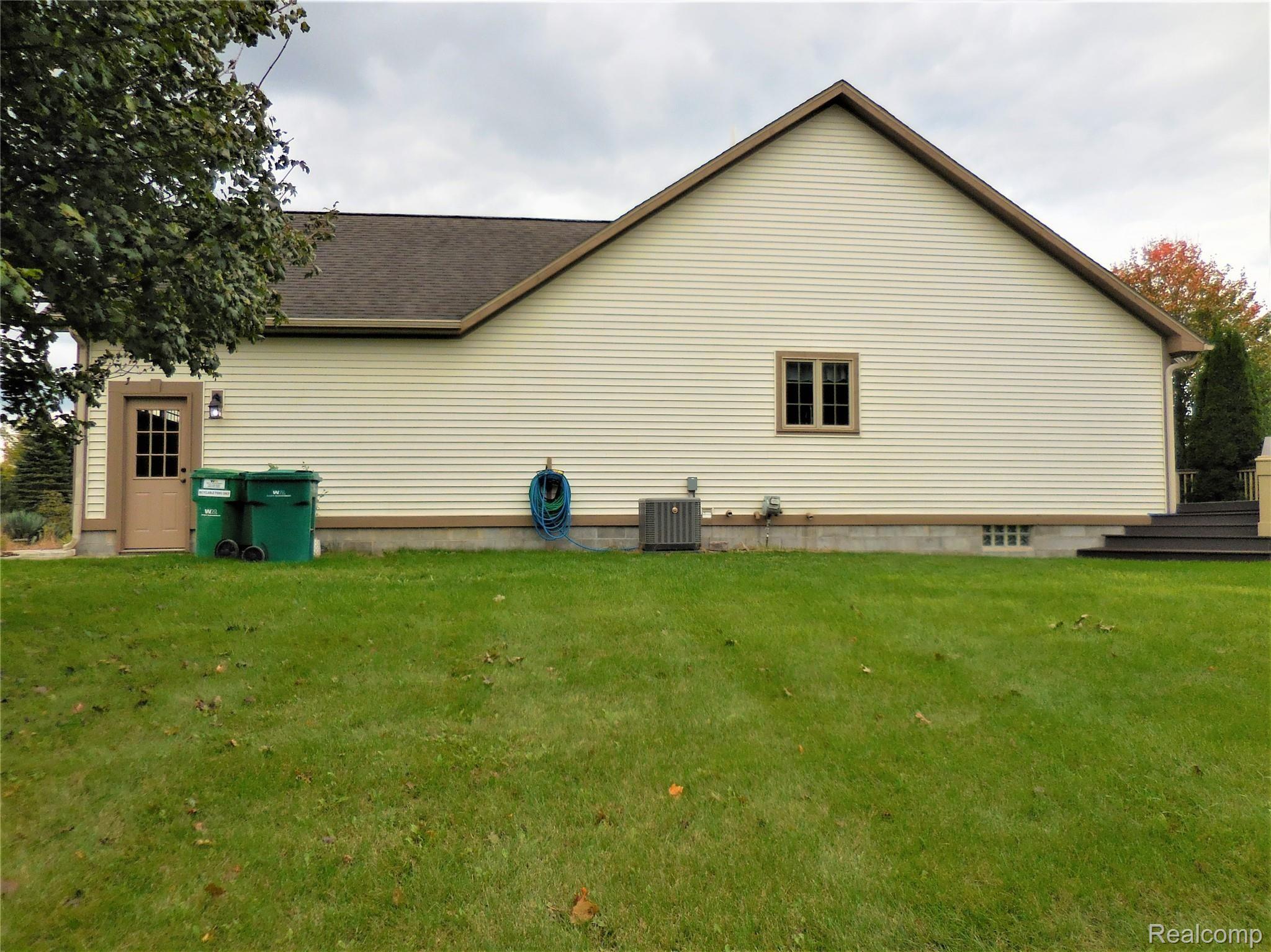 2926 Bullock Road Metamora, MI 48455 - Photo 9 of 75 DSCN5077 (2).JPG