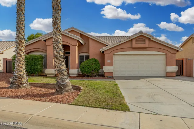 $2,450 | 15221 North 87th Drive, Peoria, AZ 85381