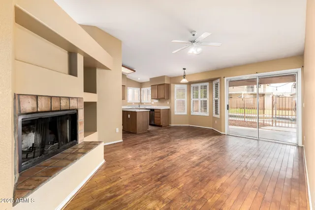 $2,450 | 15221 North 87th Drive, Peoria, AZ 85381