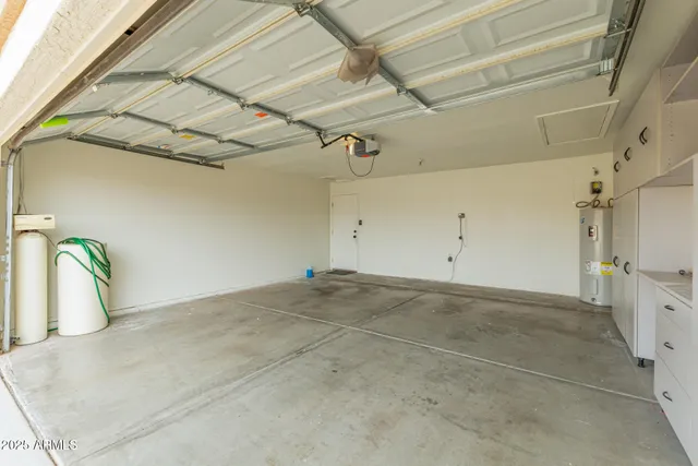 $2,450 | 15221 North 87th Drive, Peoria, AZ 85381