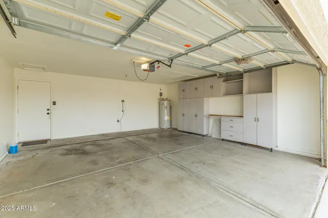 $2,450 | 15221 North 87th Drive, Peoria, AZ 85381