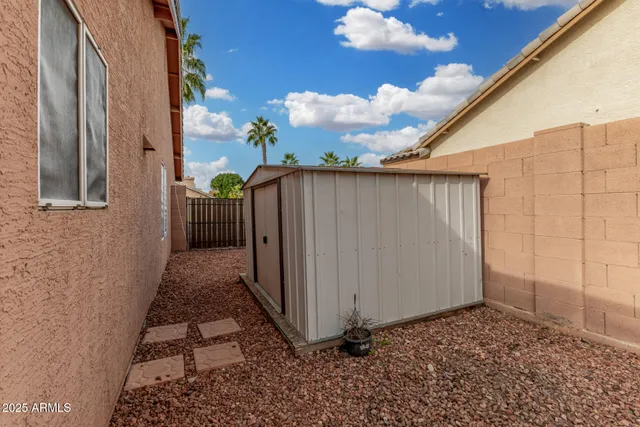 $2,450 | 15221 North 87th Drive, Peoria, AZ 85381