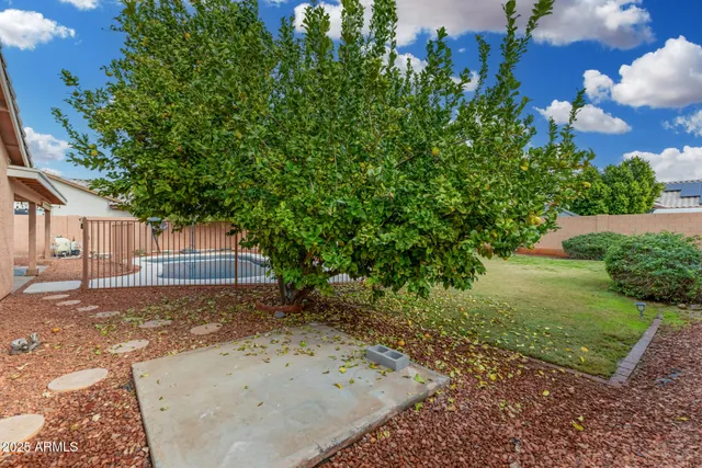 $2,450 | 15221 North 87th Drive, Peoria, AZ 85381
