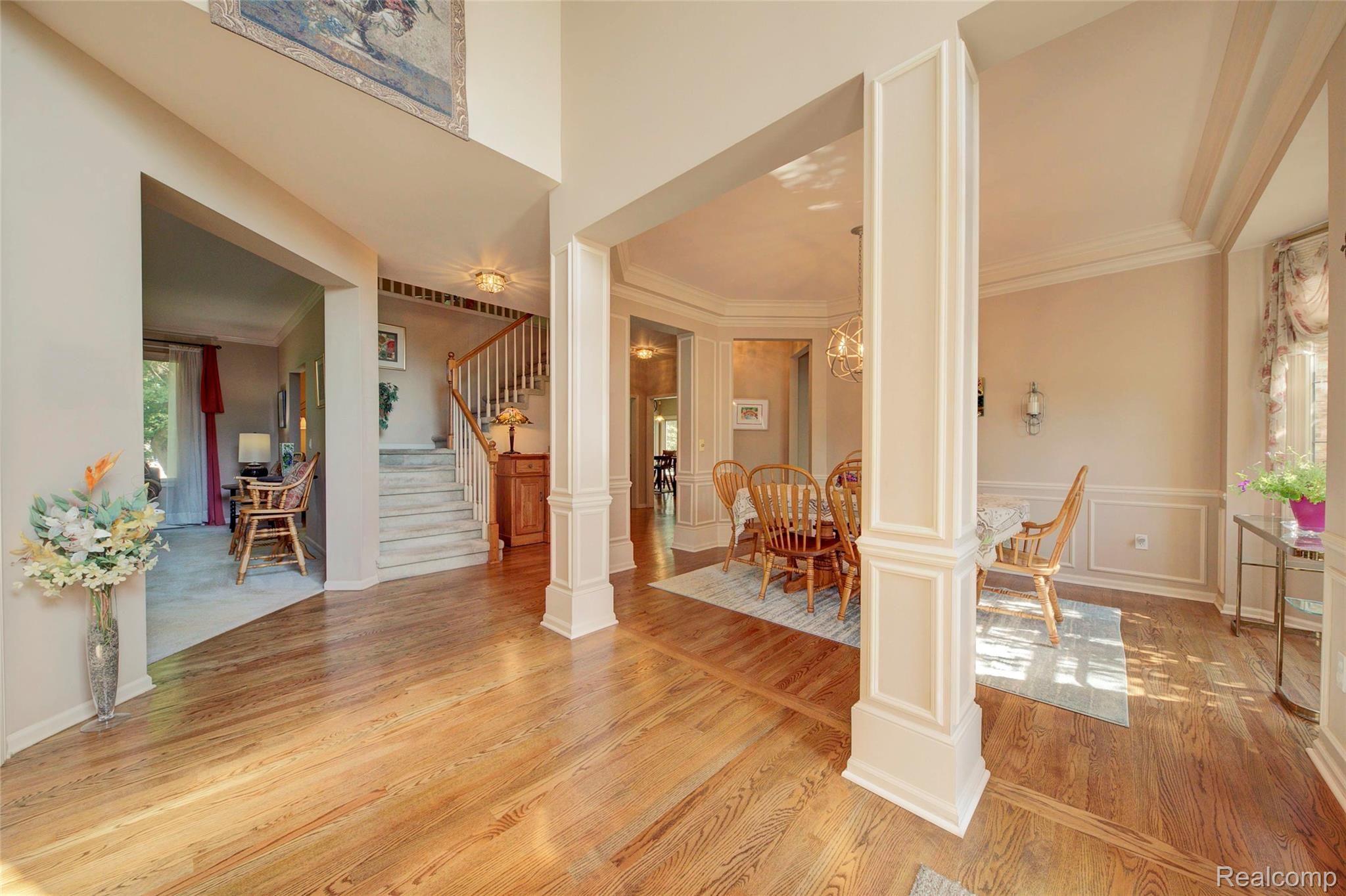 6724 Kennesaw Road Canton, MI 48187 - Photo 41 of 77 39 Foyer.jpg