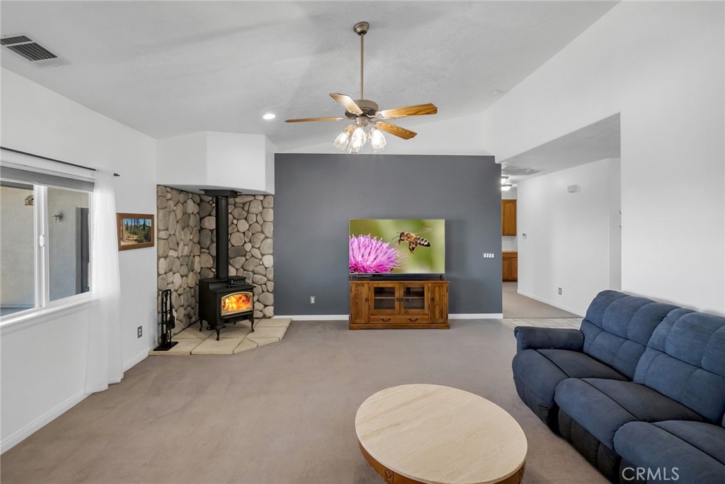 8727 Wintergreen Road Pinon Hills, CA 92372 - Photo 7 of 50