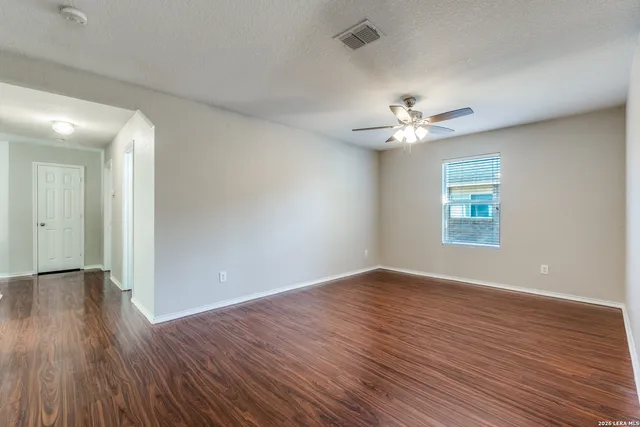 $2,200 | 3610 Cherokee Hills, Selma, TX 78154