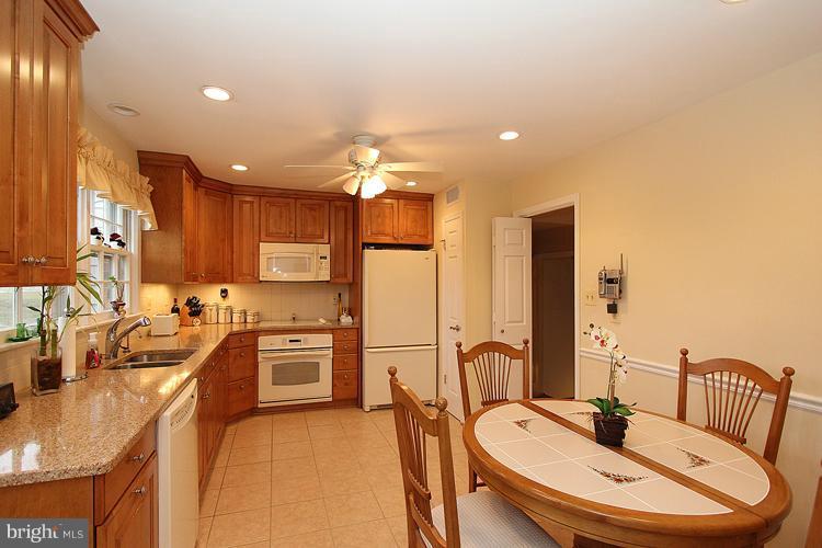 2316 Parallel Lane Silver Spring, MD 20904 - Photo 14 of 28 Kitchen
