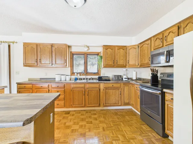 $179,000 | 270 4th Avenue, Roosevelt, MN 56673