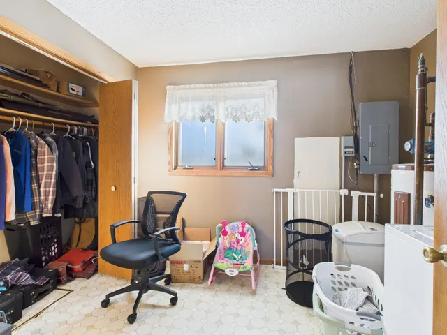 $179,000 | 270 4th Avenue, Roosevelt, MN 56673