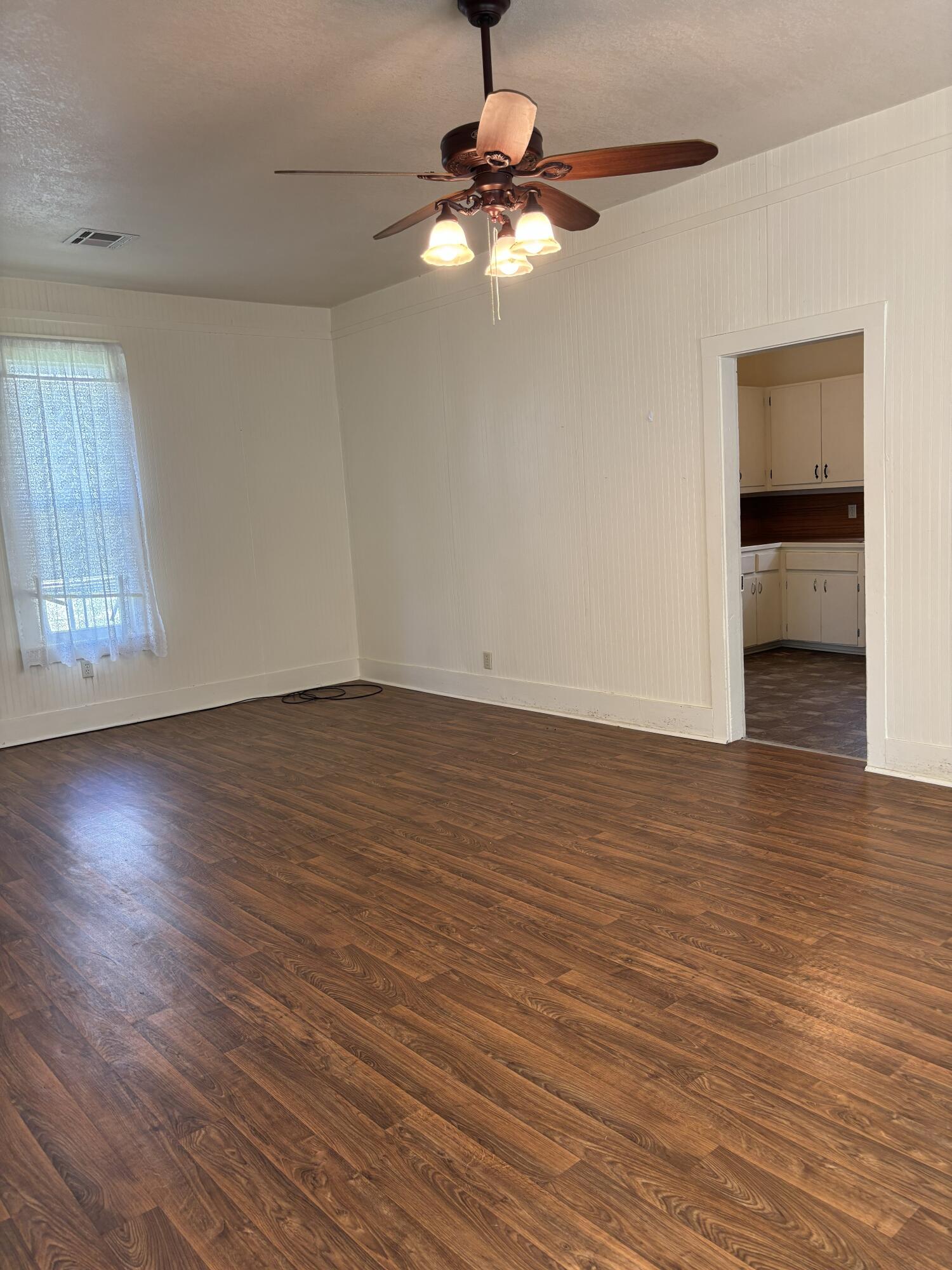 507 3rd Street Monett, MO 65708 - Photo 5 of 22 IMG_2308 - Copy