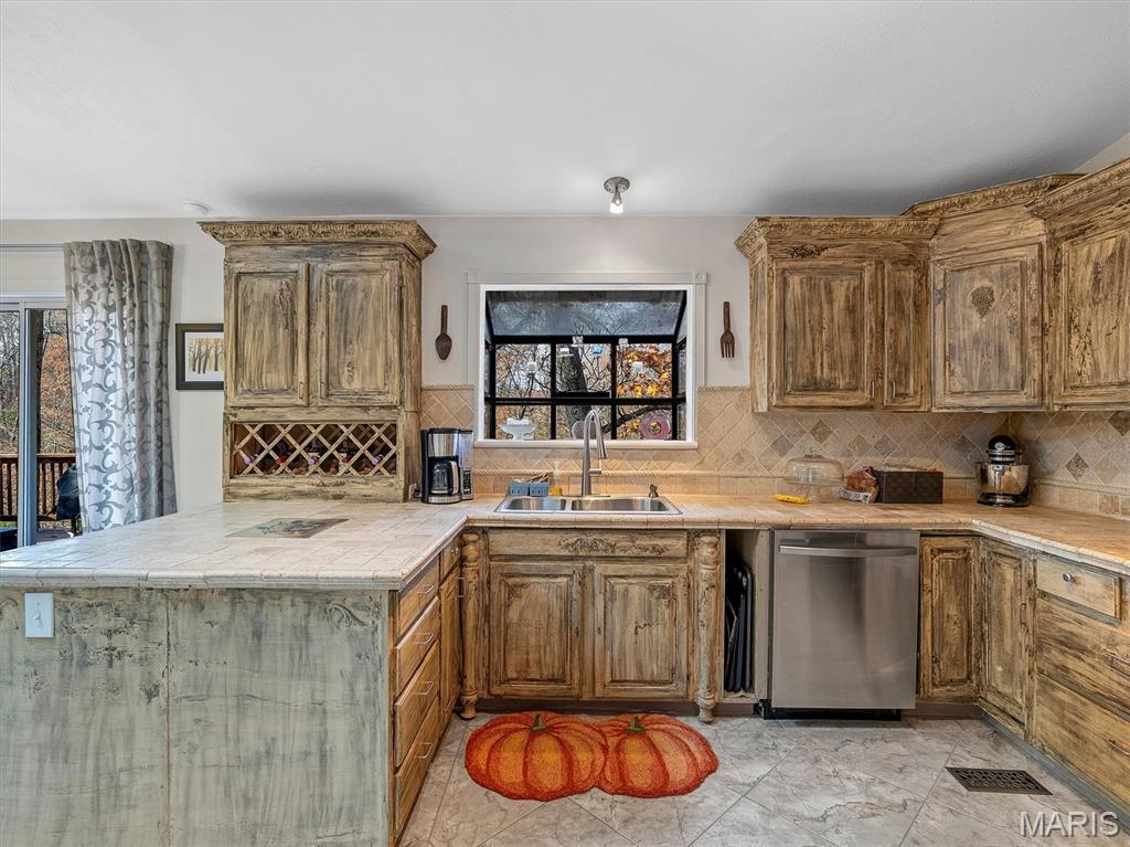 1365 Hillsboro Road High Ridge, MO 63049 - Photo 13 of 39