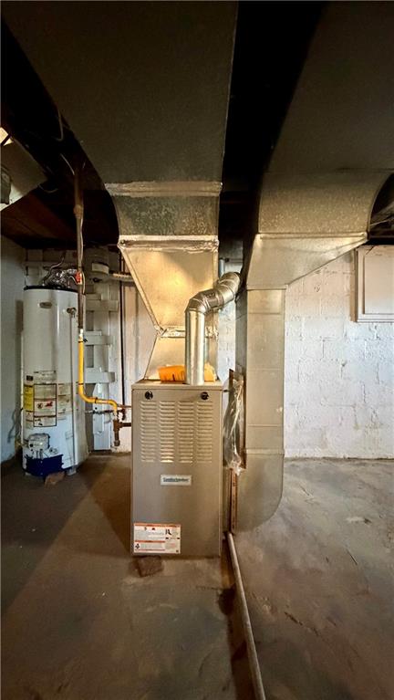 641 Garfield Street Springdale, PA 15144 - Photo 36 of 44 a view of a garage with wooden floor