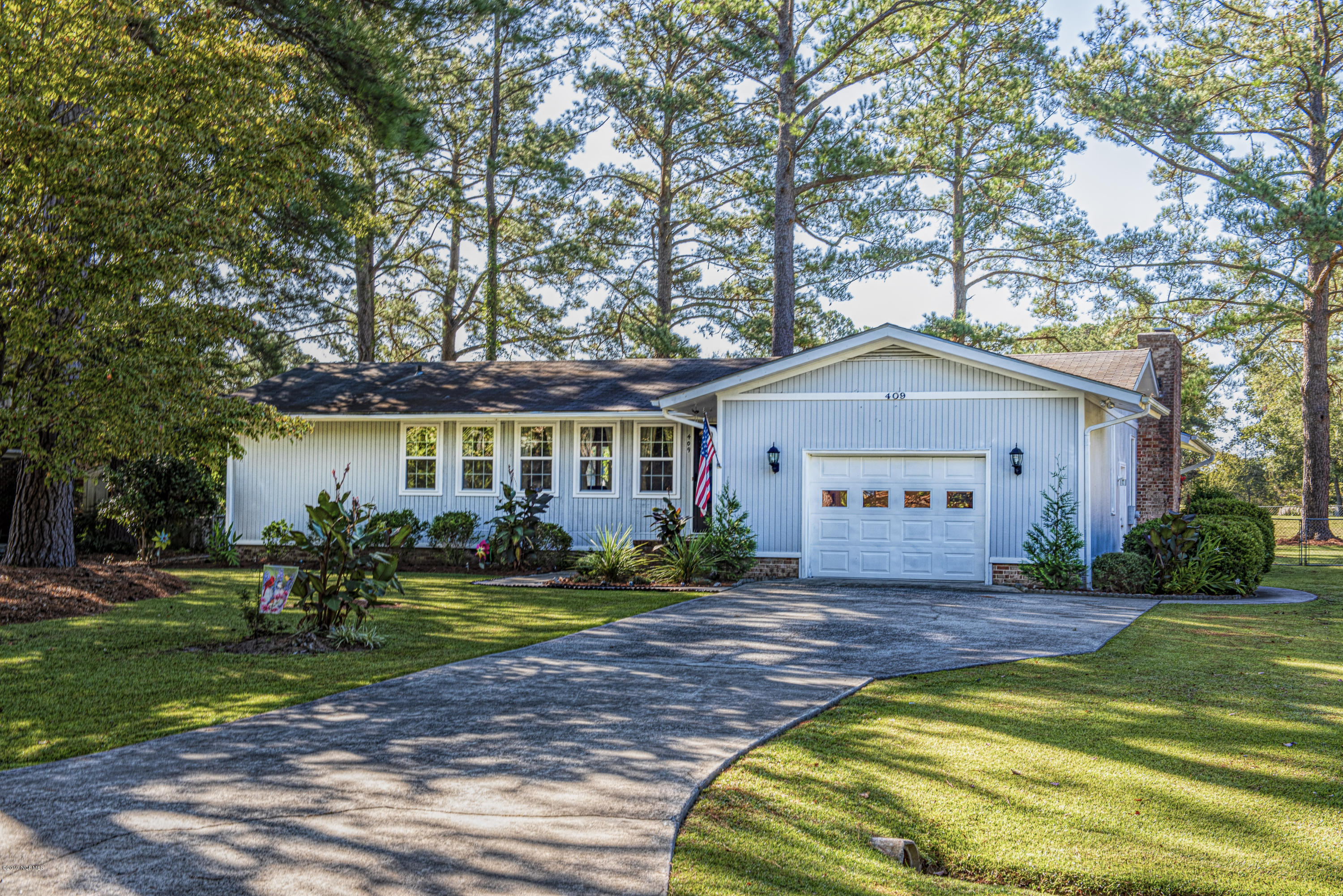 409 Rockledge Road New Bern, NC 28562 - Photo 1 of 33 409 Rockledge Road