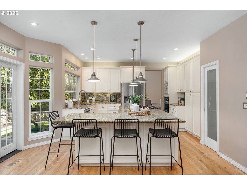 3866 Northwest Brookview Way Portland, OR 97229 - Photo 10 of 35