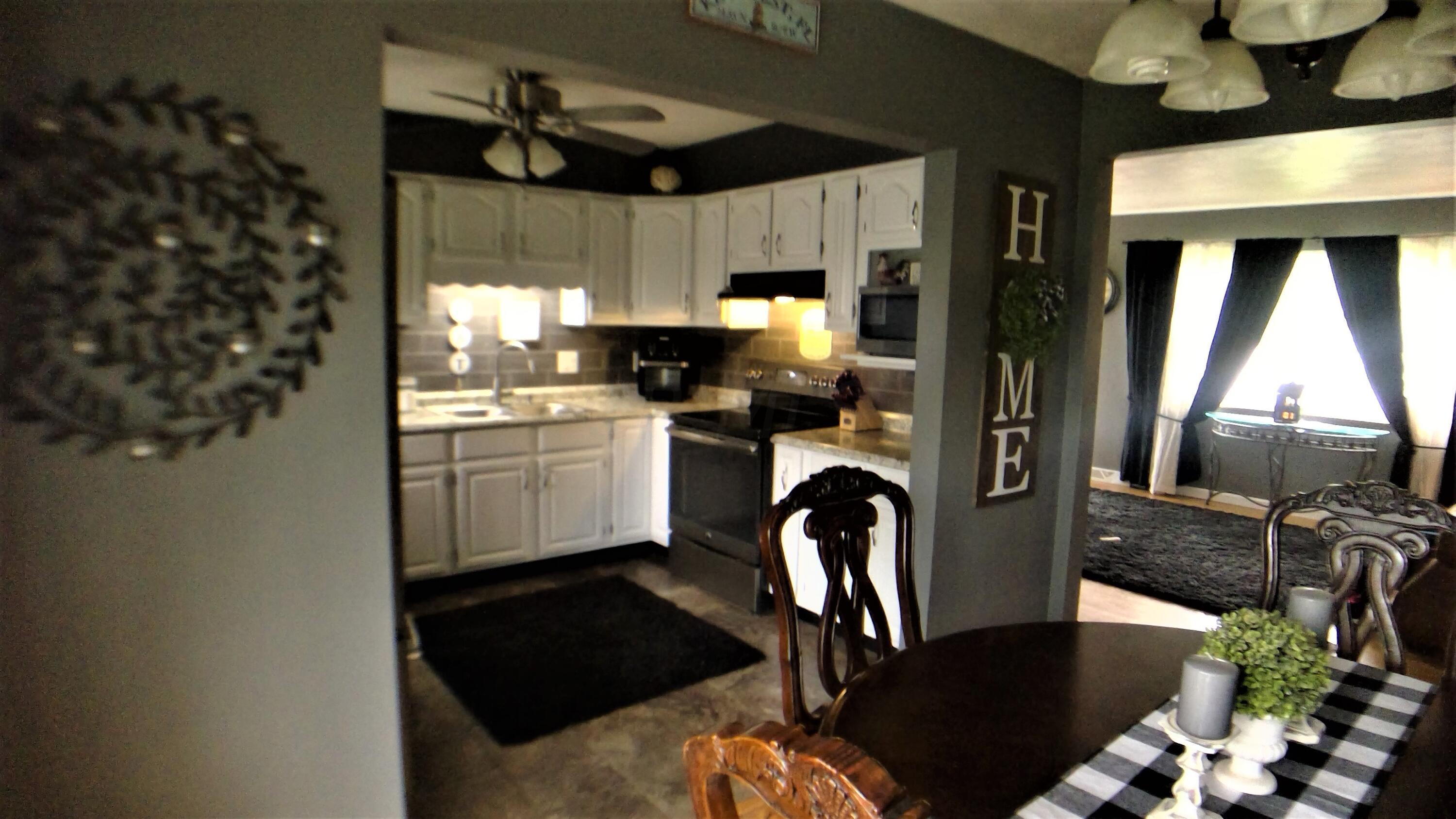 2328 Derr Road Springfield, OH 45503 - Photo 9 of 32 WIN_20220507_14_32_58_Pro (2)