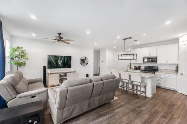 $499,000 | 1552 Egyptian Way, Olivehurst, CA 95961