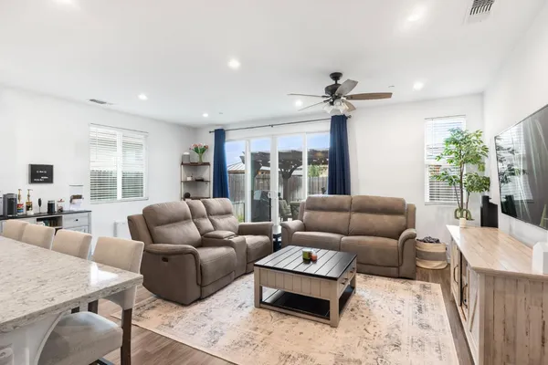 $499,000 | 1552 Egyptian Way, Olivehurst, CA 95961