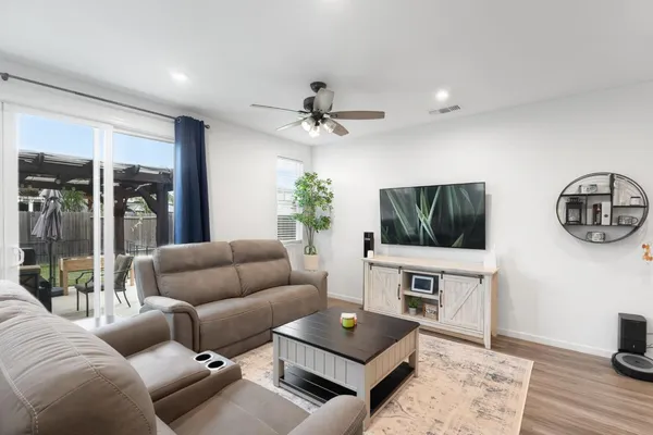 $499,000 | 1552 Egyptian Way, Olivehurst, CA 95961