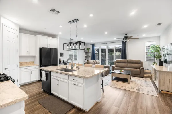 $499,000 | 1552 Egyptian Way, Olivehurst, CA 95961