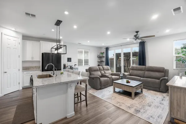 $499,000 | 1552 Egyptian Way, Olivehurst, CA 95961
