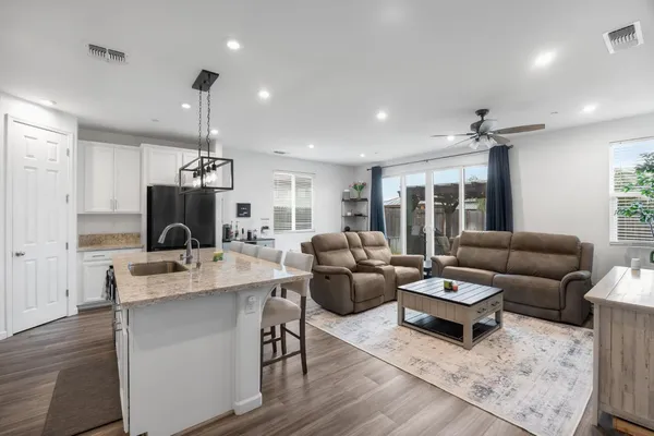 $499,000 | 1552 Egyptian Way, Olivehurst, CA 95961