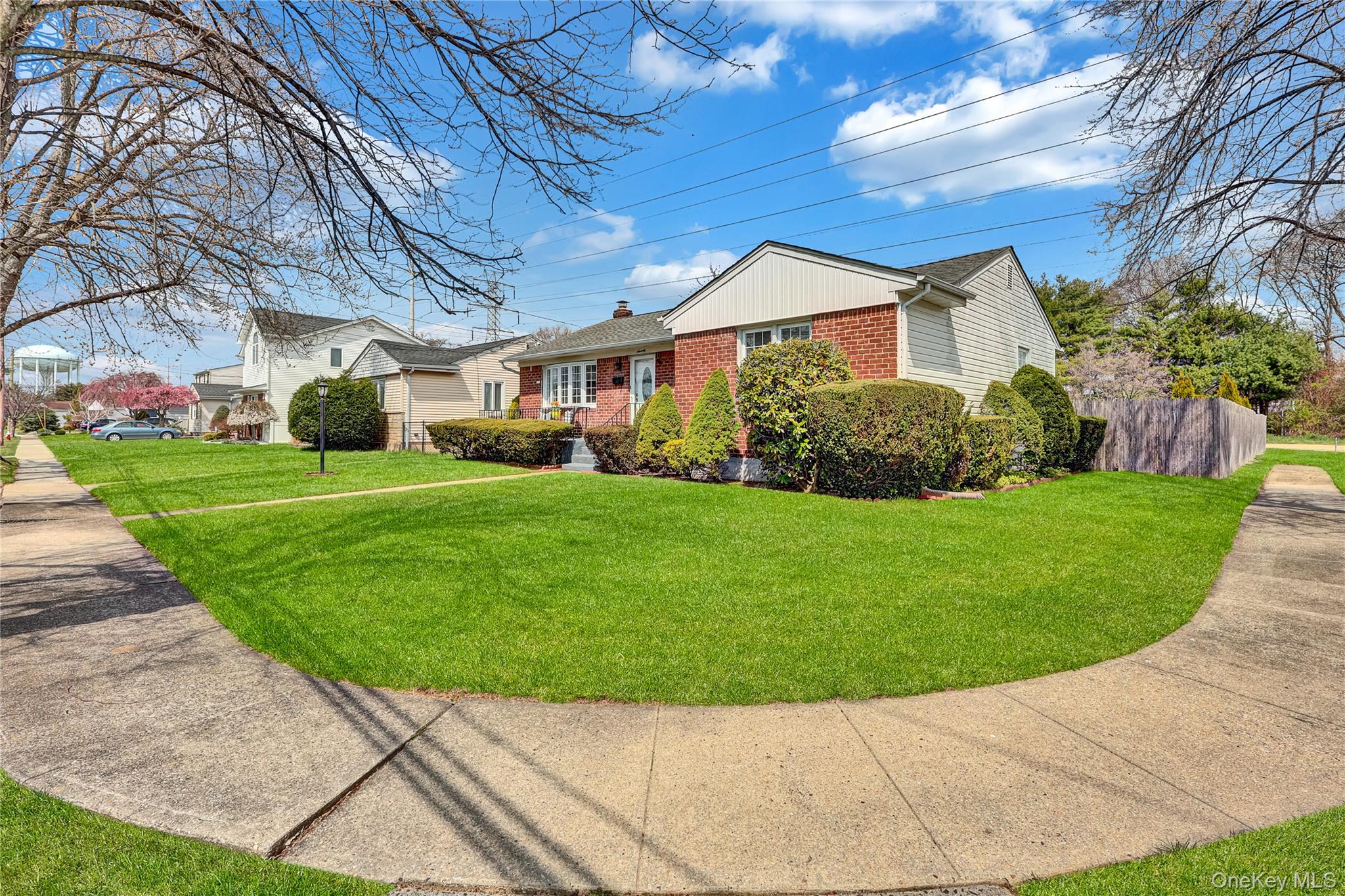 70 Martin Road North Bethpage, NY 11714 - Photo 3 of 27