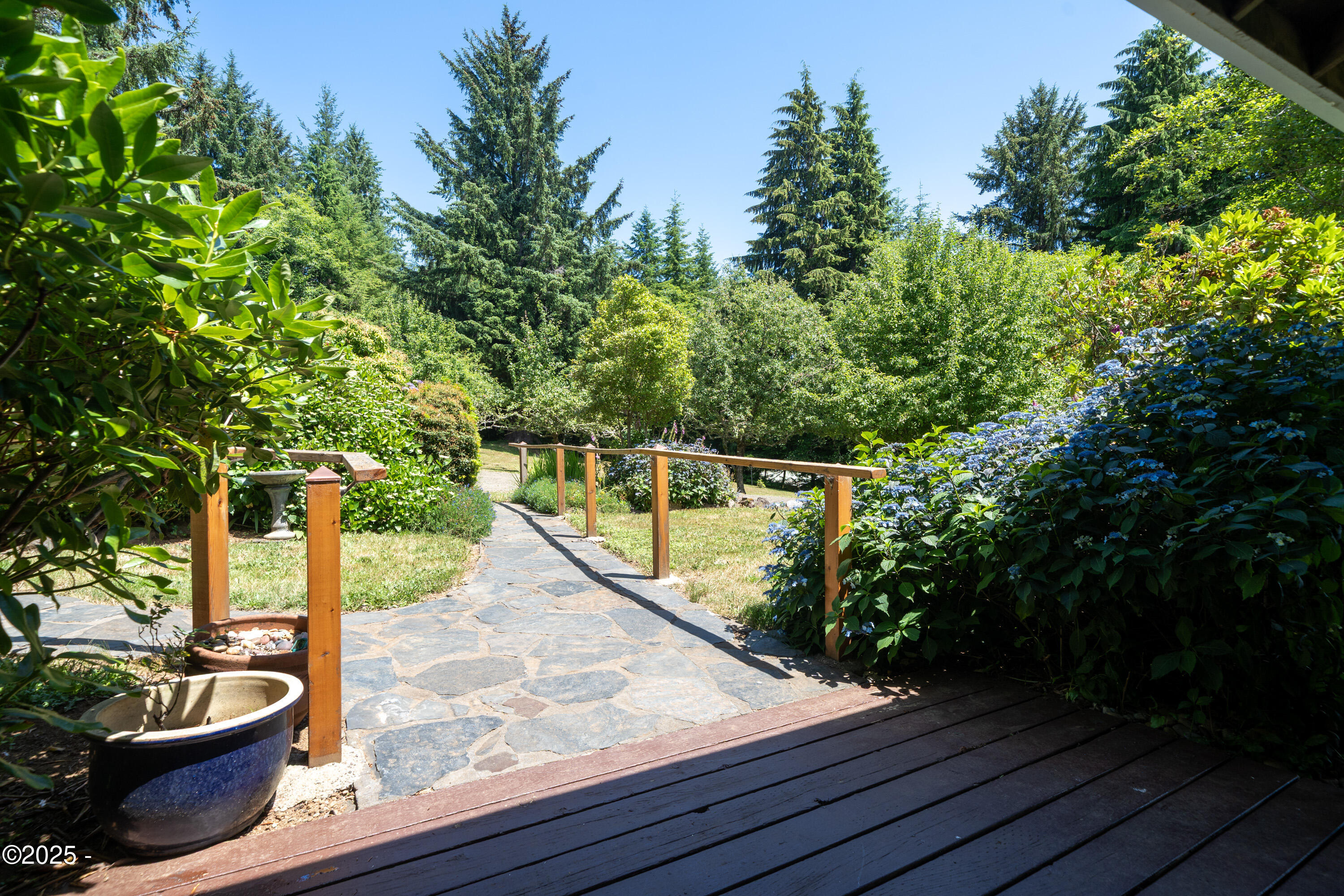 3383 North Bayview Road Waldport, OR 97394 - Photo 14 of 67 3383 BAYVIEW (EXTERIOR) (13)
