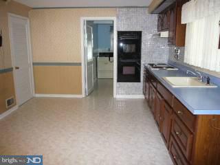 1773 Arlington Road Blue Bell, PA 19422 - Photo 4 of 6 Gallery Image 4