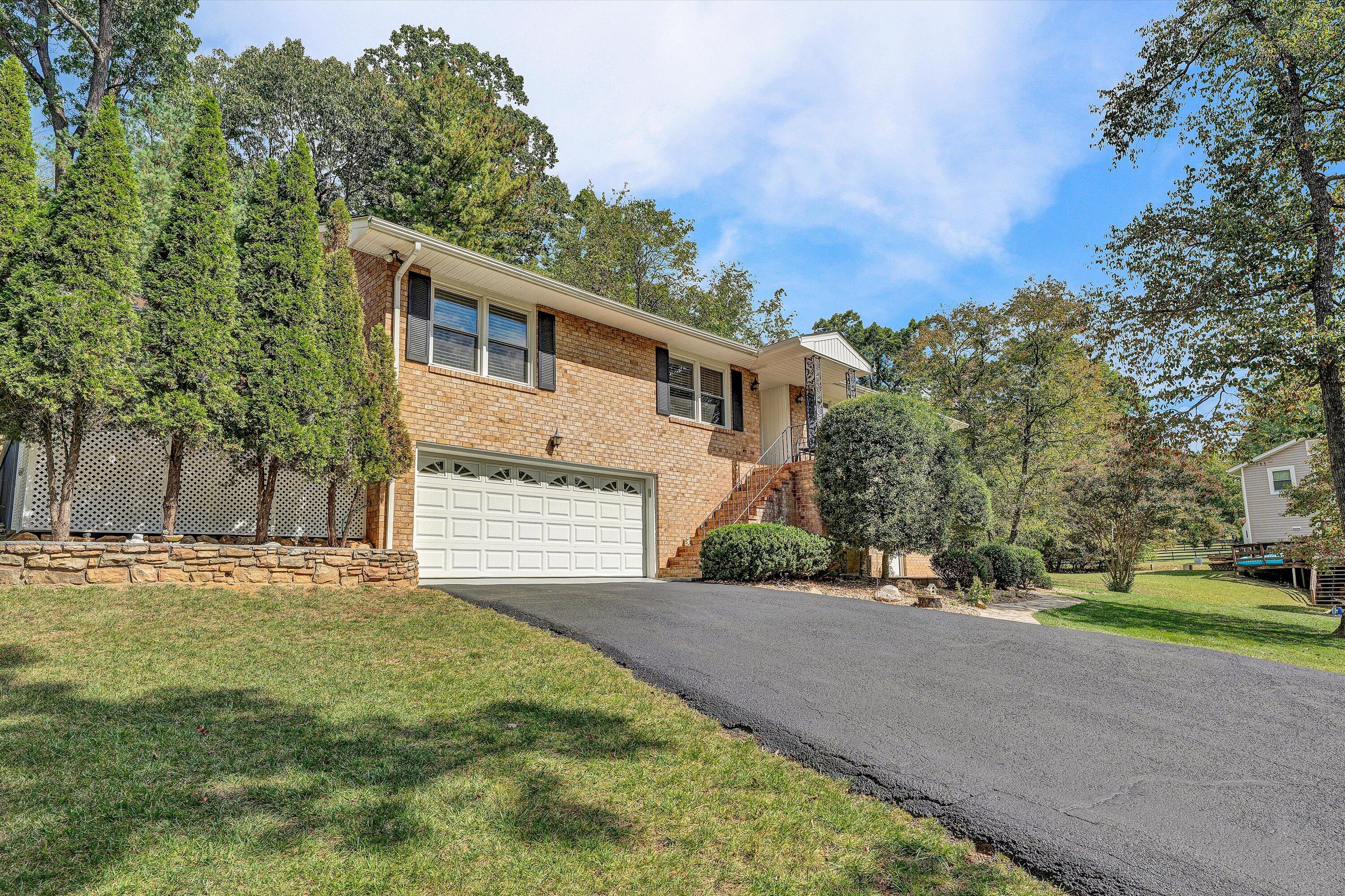 230 Keswick Farm Road Troutville, VA 24175 - Photo 4 of 50 04-DSC00214