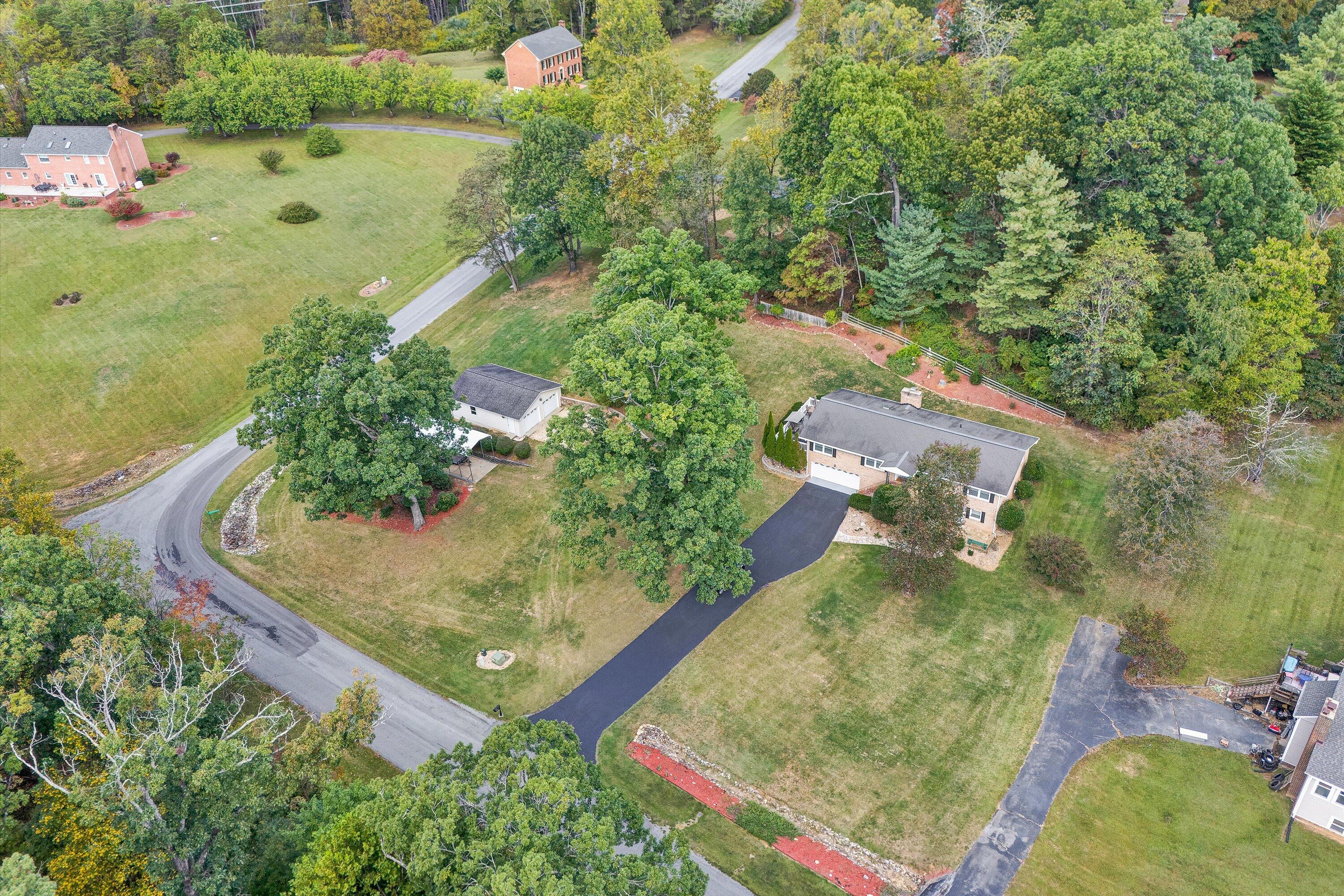 230 Keswick Farm Road Troutville, VA 24175 - Photo 47 of 50 47-DJI_20250926121432_0579