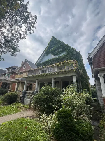 $489,000 | 2579 North Frederick Avenue, Unit 2581, Milwaukee, WI 53211