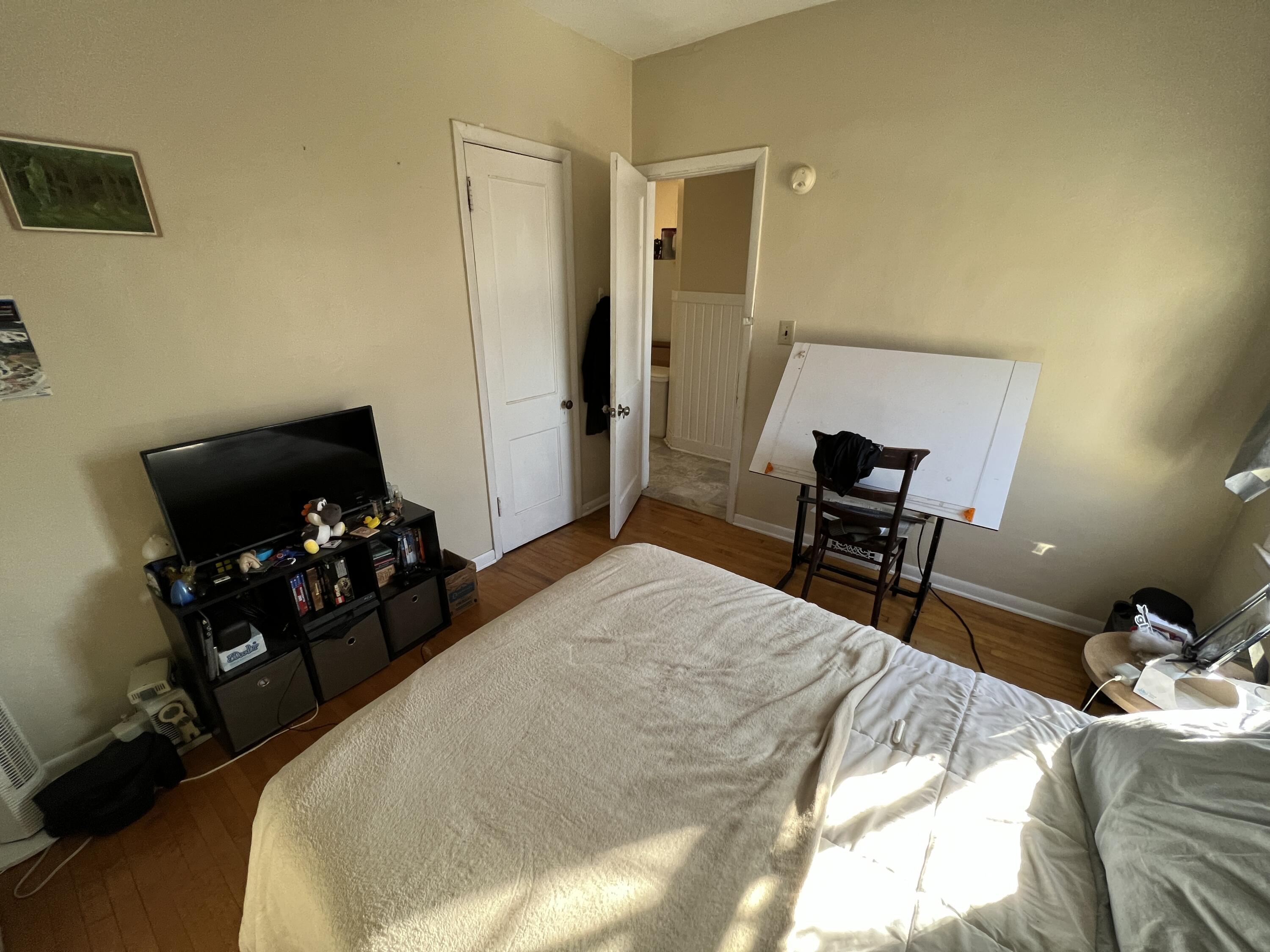 2579 North Frederick Avenue, Unit 2581 Milwaukee, WI 53211 - Photo 18 of 26 Upper