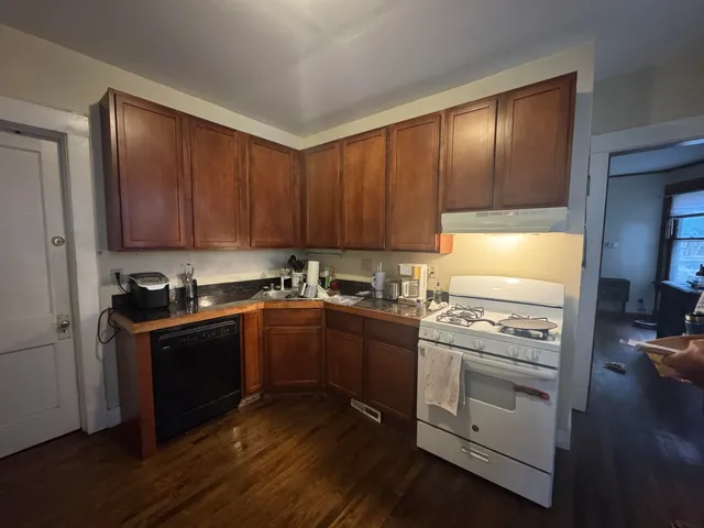 $489,000 | 2579 North Frederick Avenue, Unit 2581, Milwaukee, WI 53211