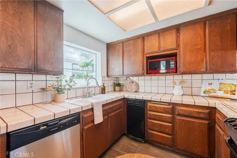 $999,000 | 2110 Carnegie Lane, Unit 3, Redondo Beach, CA 90278