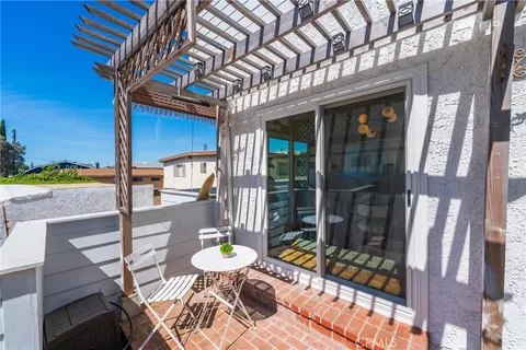 $999,000 | 2110 Carnegie Lane, Unit 3, Redondo Beach, CA 90278