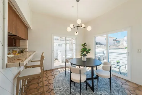 $999,000 | 2110 Carnegie Lane, Unit 3, Redondo Beach, CA 90278