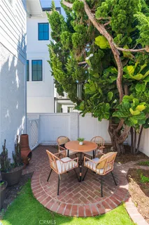 $999,000 | 2110 Carnegie Lane, Unit 3, Redondo Beach, CA 90278