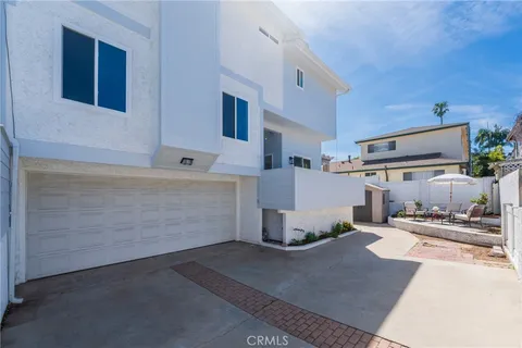 $999,000 | 2110 Carnegie Lane, Unit 3, Redondo Beach, CA 90278