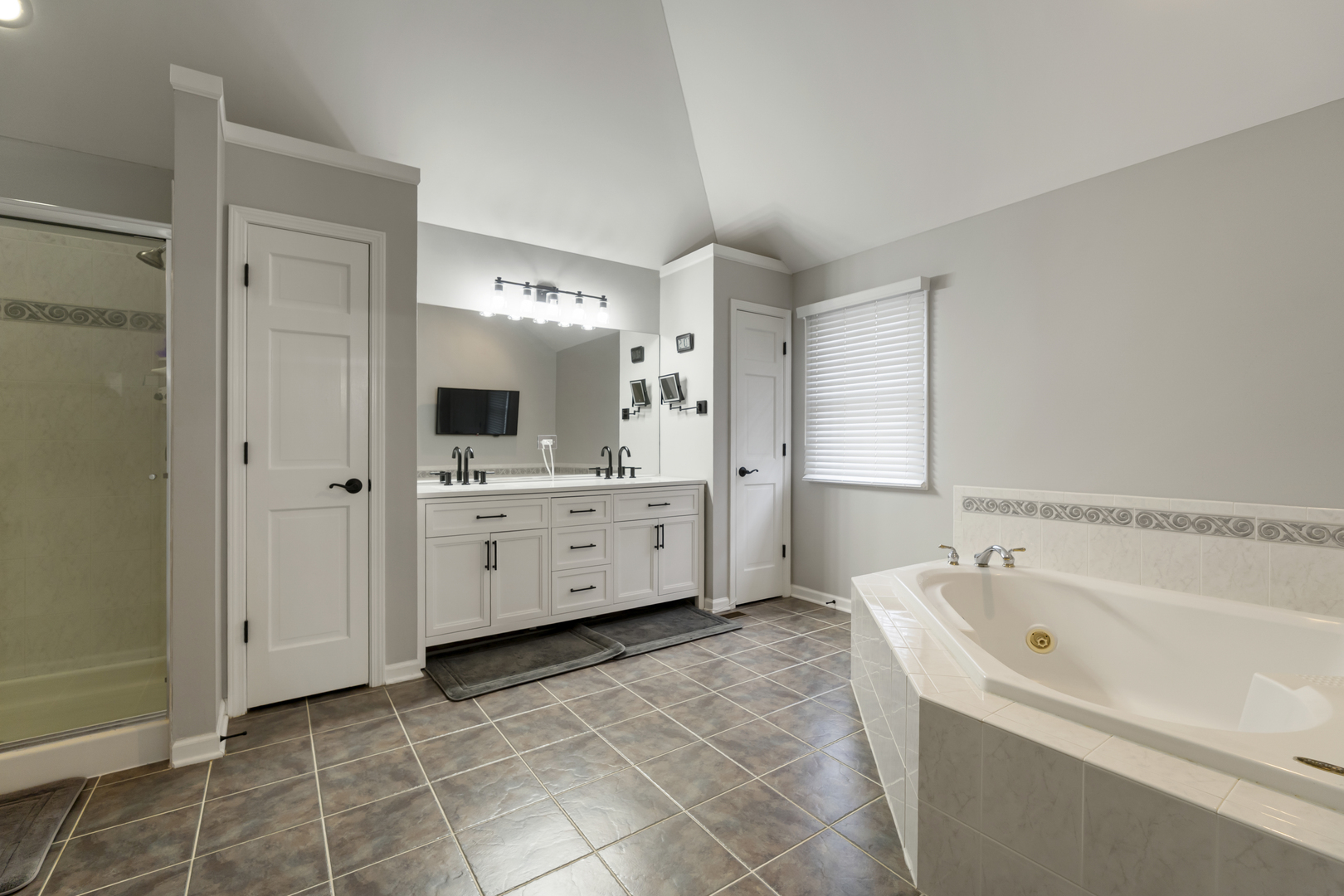 527 Ridgelawn Trail Batavia, IL 60510 - Photo 17 of 36