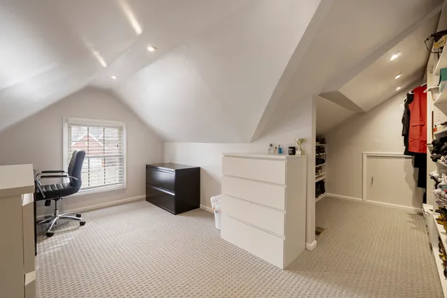 $695,000 | 527 Ridgelawn Trail, Batavia, IL 60510