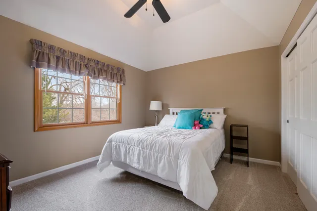 $695,000 | 527 Ridgelawn Trail, Batavia, IL 60510