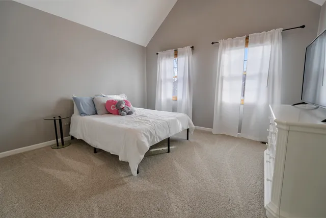 $695,000 | 527 Ridgelawn Trail, Batavia, IL 60510