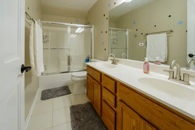 $695,000 | 527 Ridgelawn Trail, Batavia, IL 60510